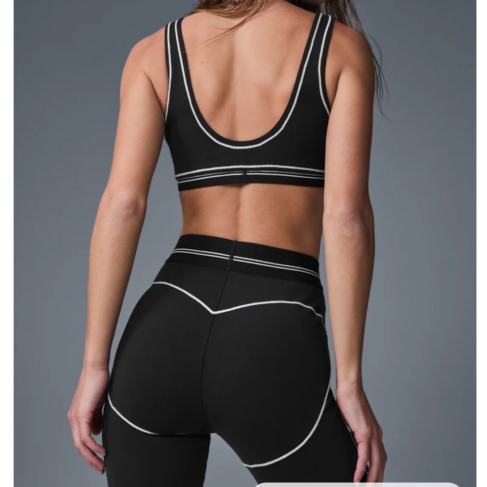 Heartthrob leggings and airline lift up bra alo set